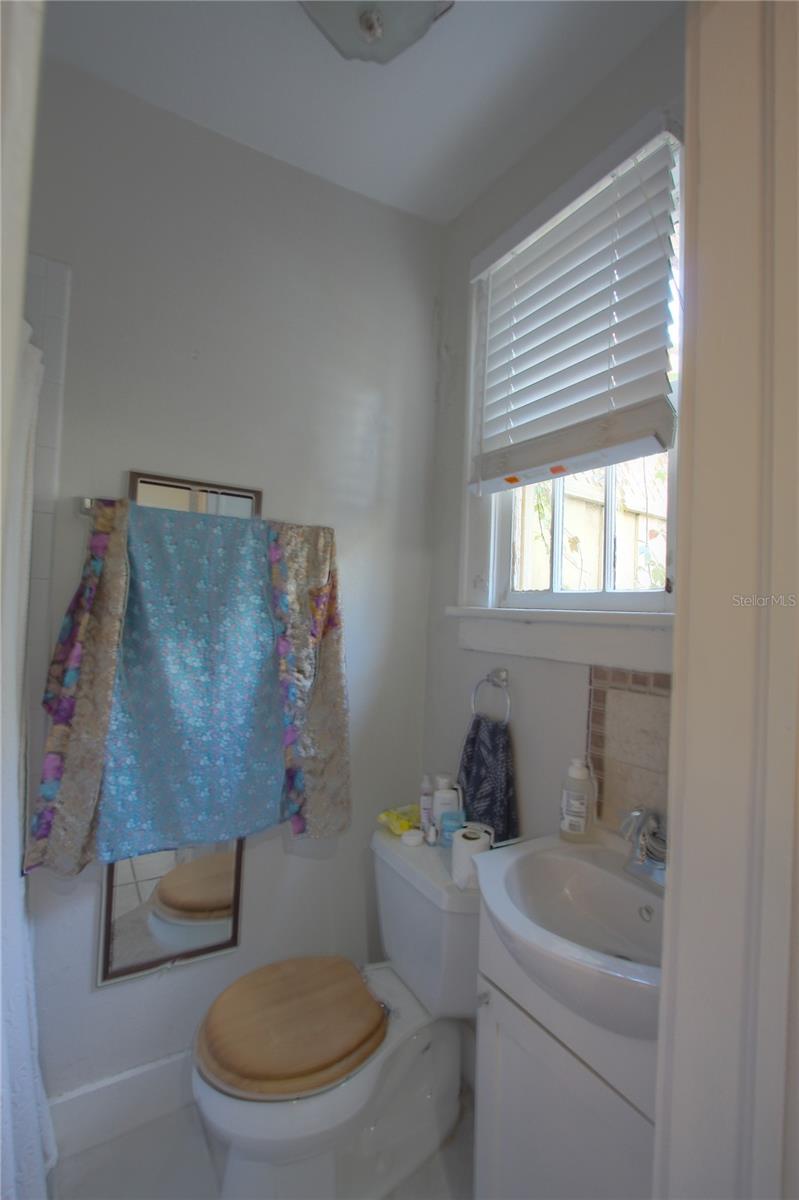Image 6 of 8 For 525 Rawls Avenue 4