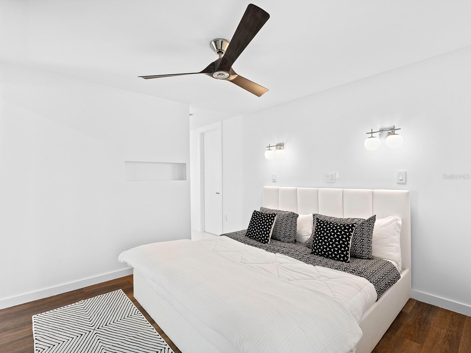 Image 32 of 78 For 7647 Sanderling Road