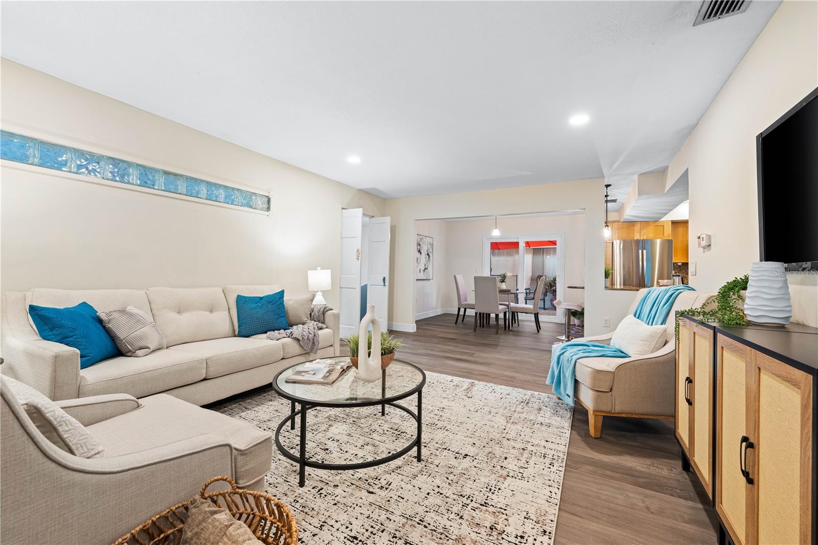Image 15 of 76 For 2419 Riverbluff Parkway V233