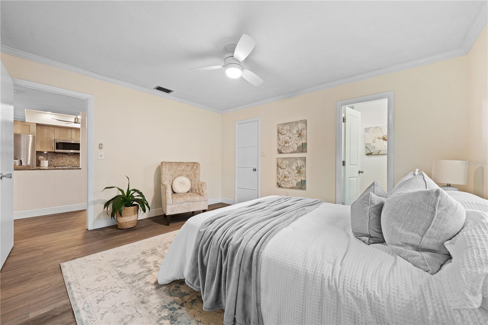 Image 18 of 76 For 2419 Riverbluff Parkway V233