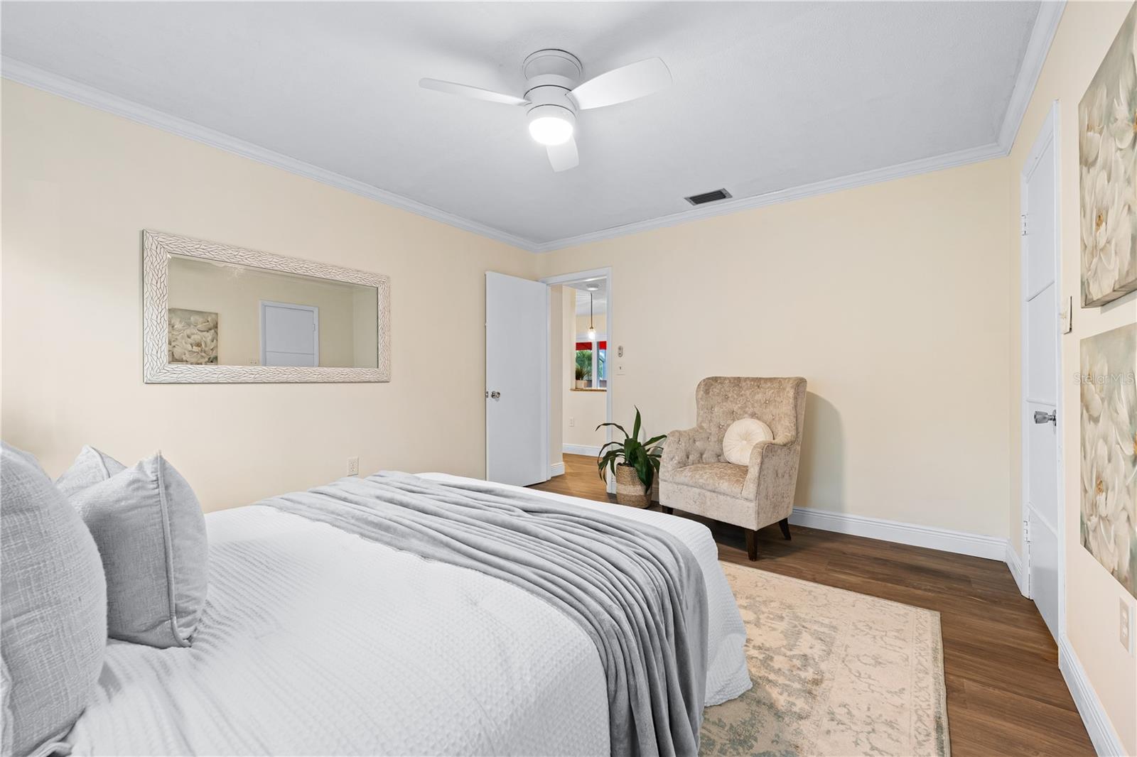 Image 19 of 76 For 2419 Riverbluff Parkway V233