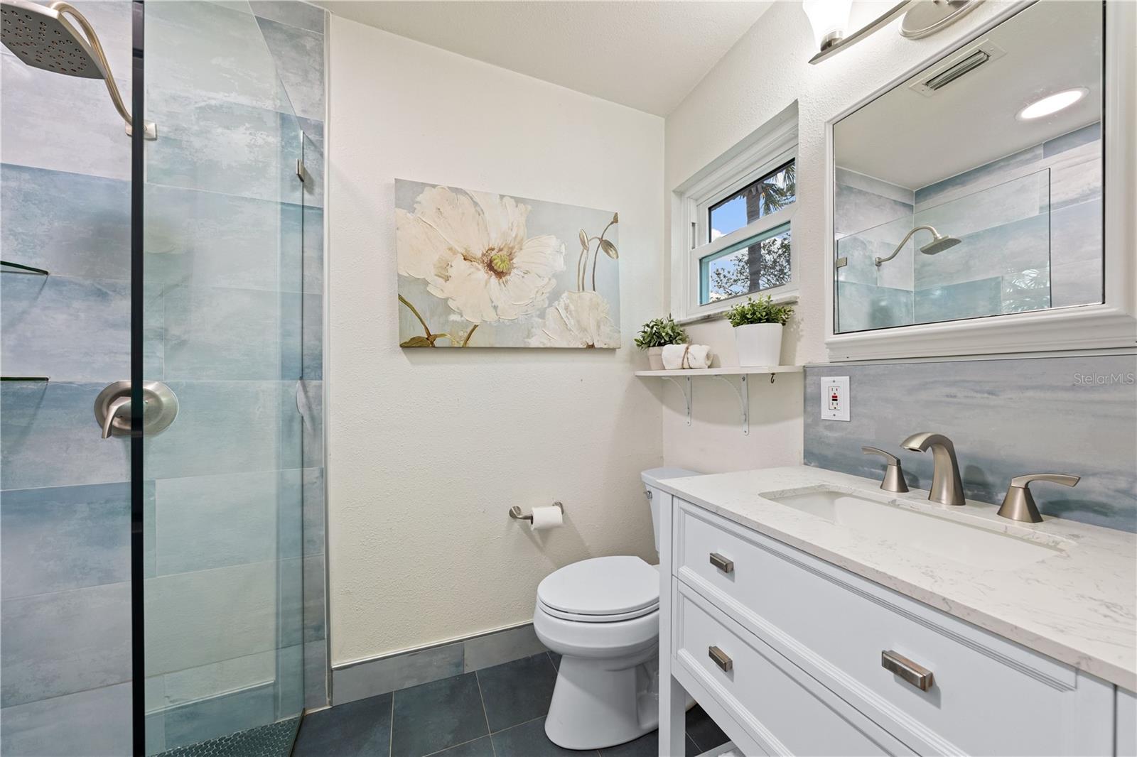 Image 20 of 76 For 2419 Riverbluff Parkway V233