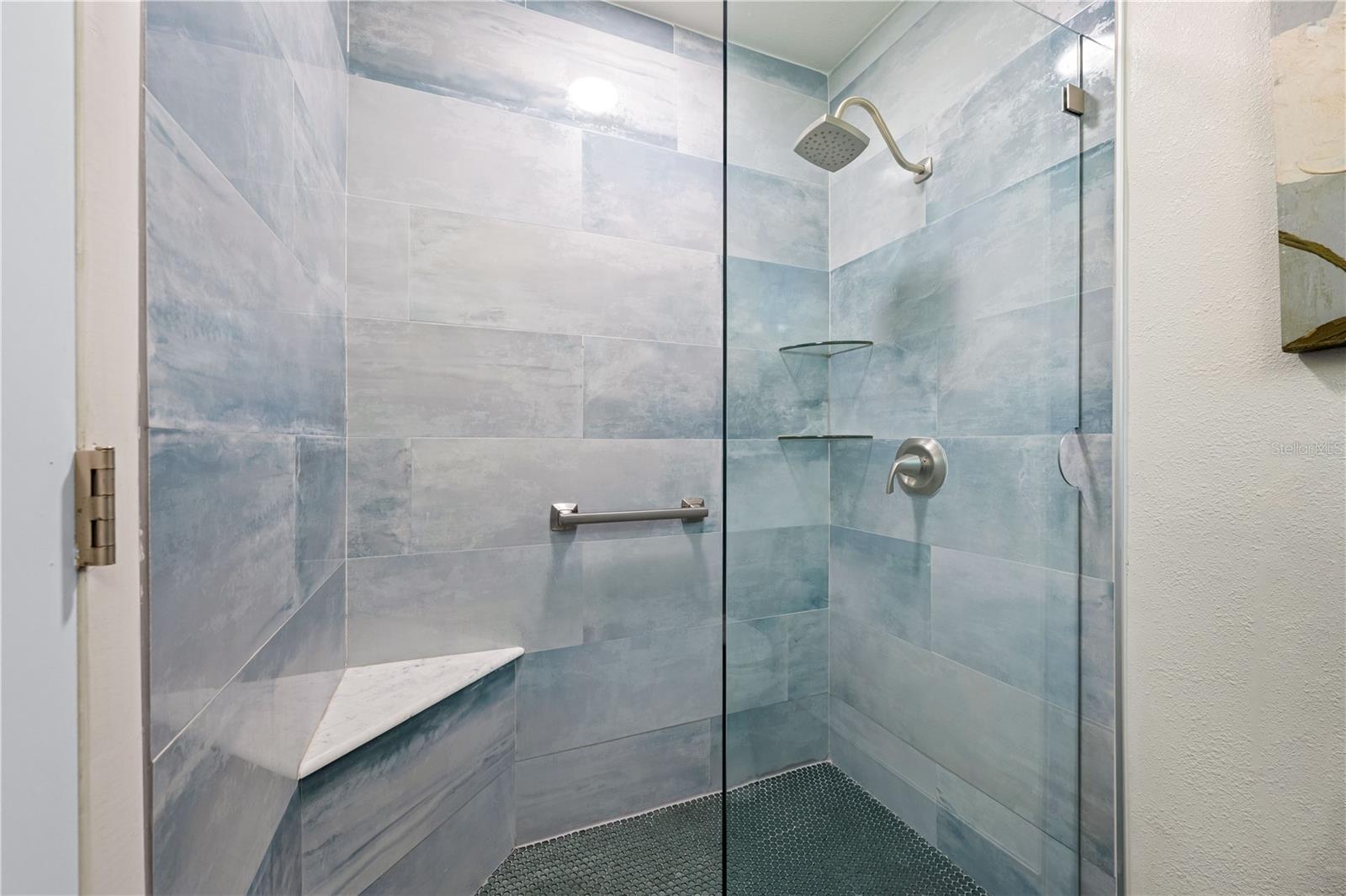 Image 21 of 76 For 2419 Riverbluff Parkway V233