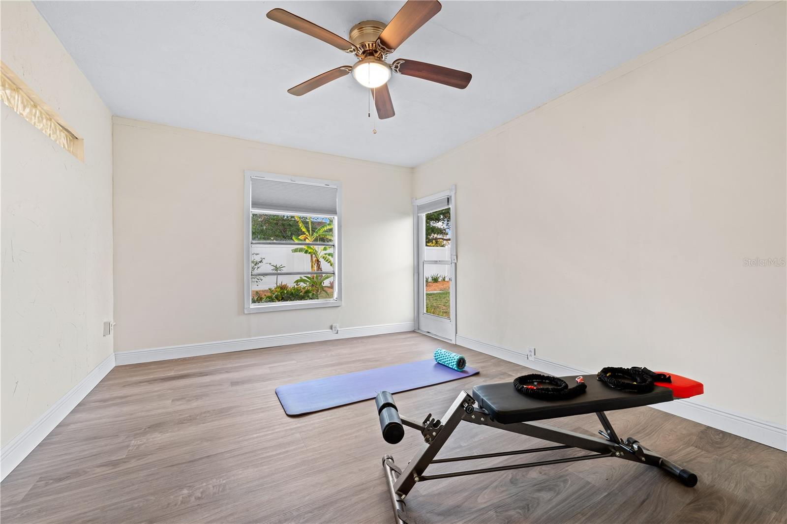 Image 25 of 76 For 2419 Riverbluff Parkway V233