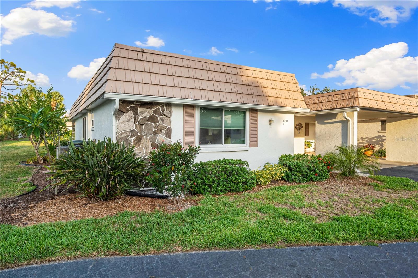 Image 3 of 76 For 2419 Riverbluff Parkway V233