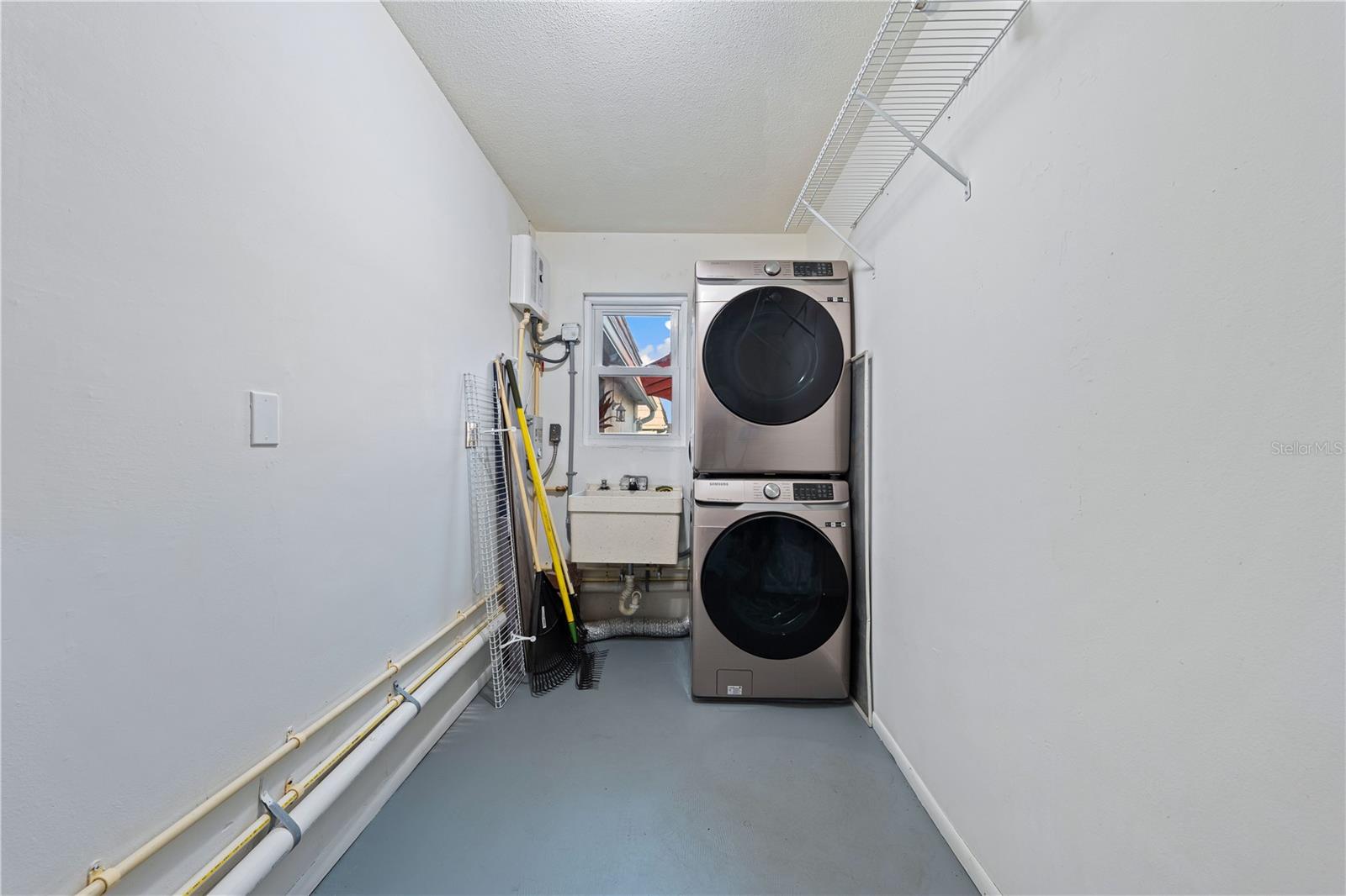 Image 31 of 76 For 2419 Riverbluff Parkway V233