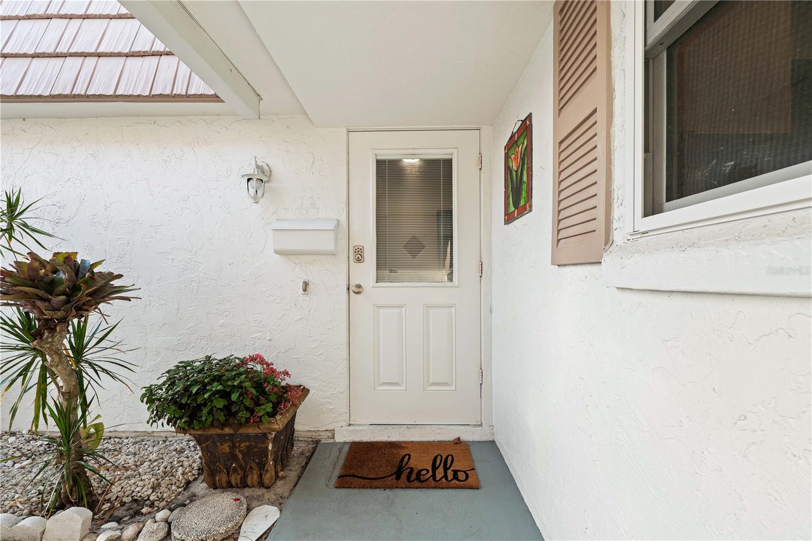 Image 4 of 76 For 2419 Riverbluff Parkway V233