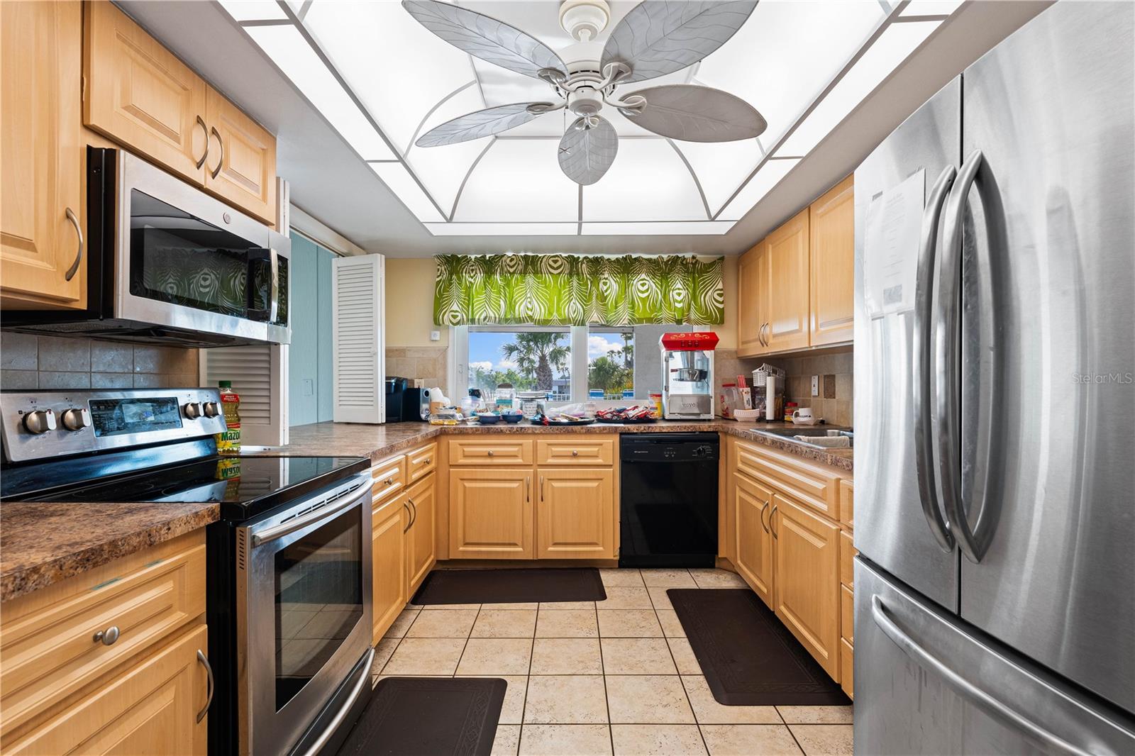 Image 61 of 76 For 2419 Riverbluff Parkway V233