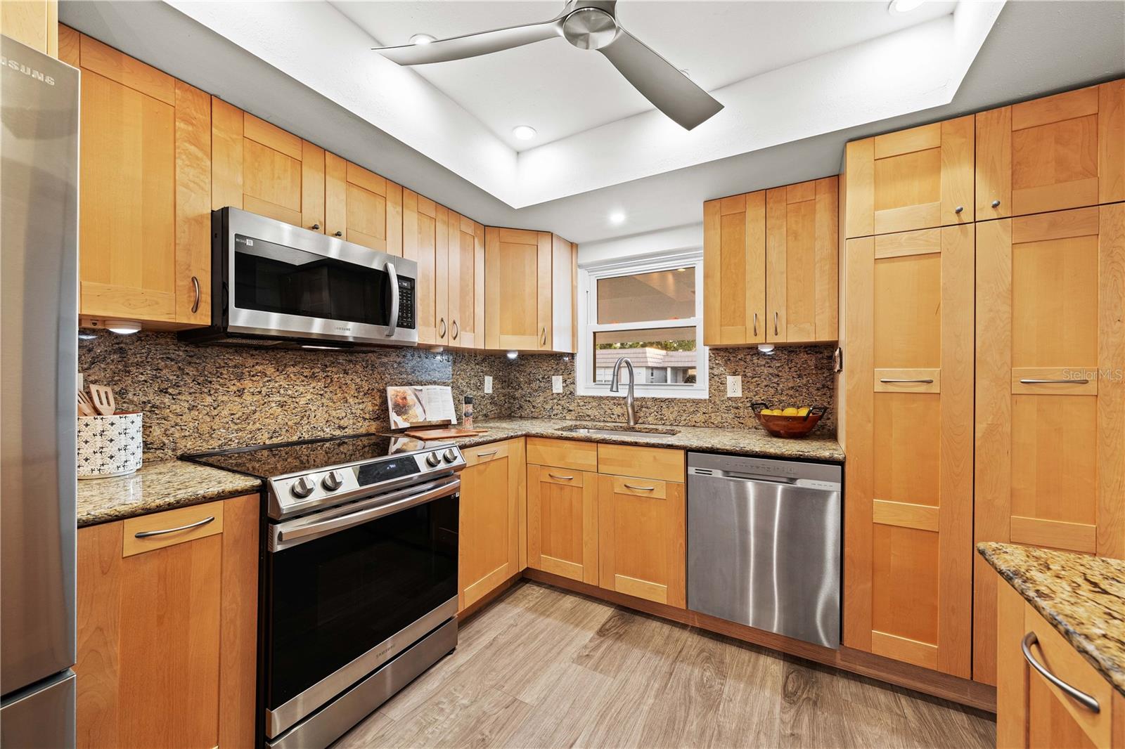 Image 8 of 76 For 2419 Riverbluff Parkway V233
