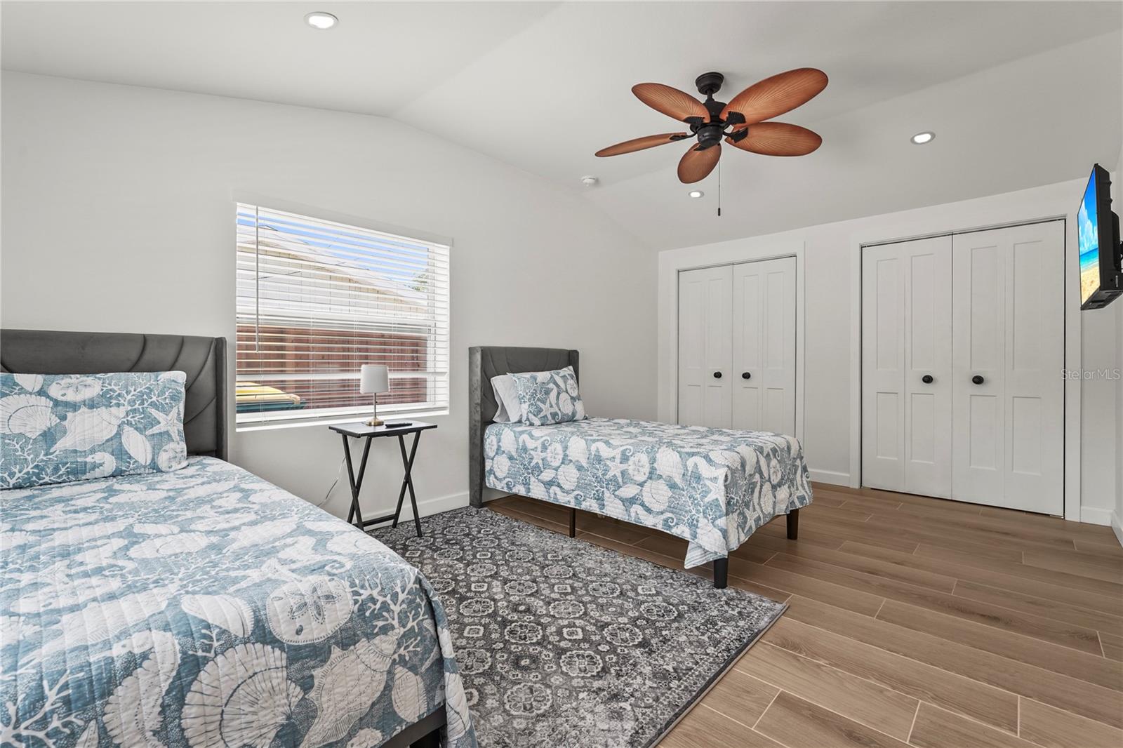 Image 28 of 39 For 515 Osprey Avenue