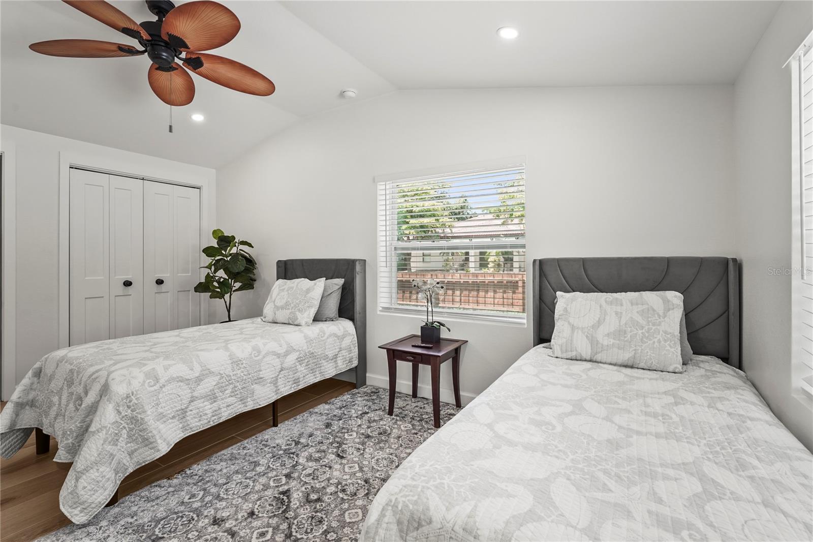 Image 33 of 39 For 515 Osprey Avenue