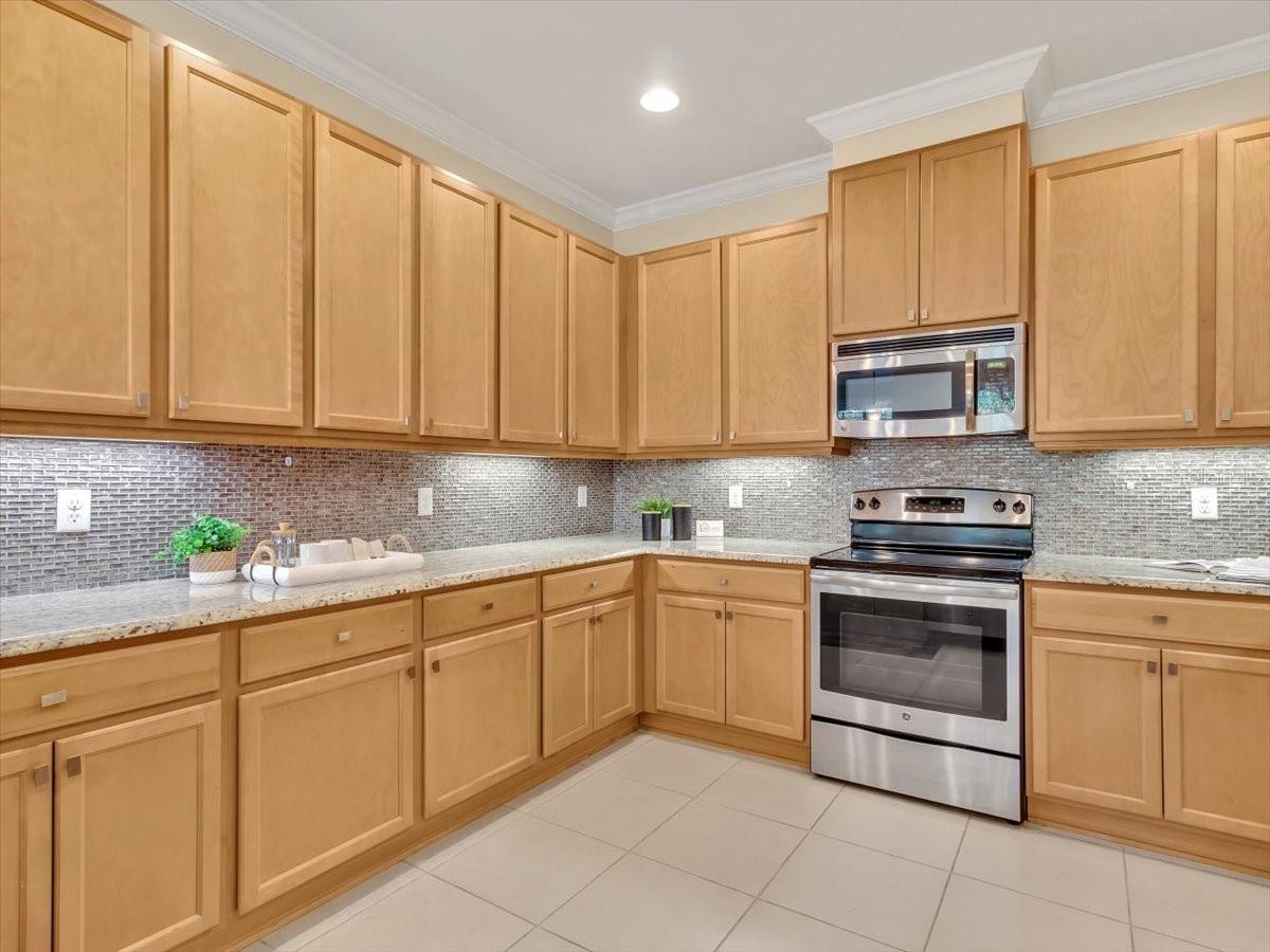 Image 12 of 52 For 635 Chipper Drive