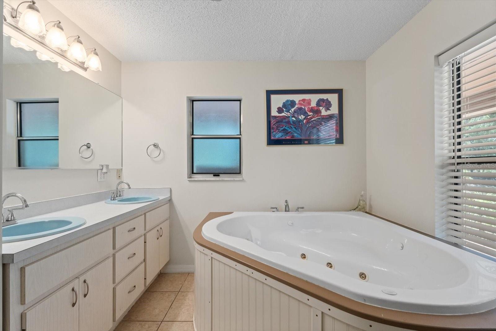 Image 23 of 68 For 13719 Seminole Trail