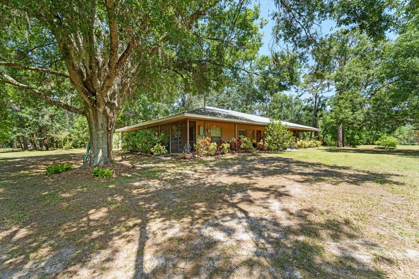 Image 35 of 68 For 13719 Seminole Trail
