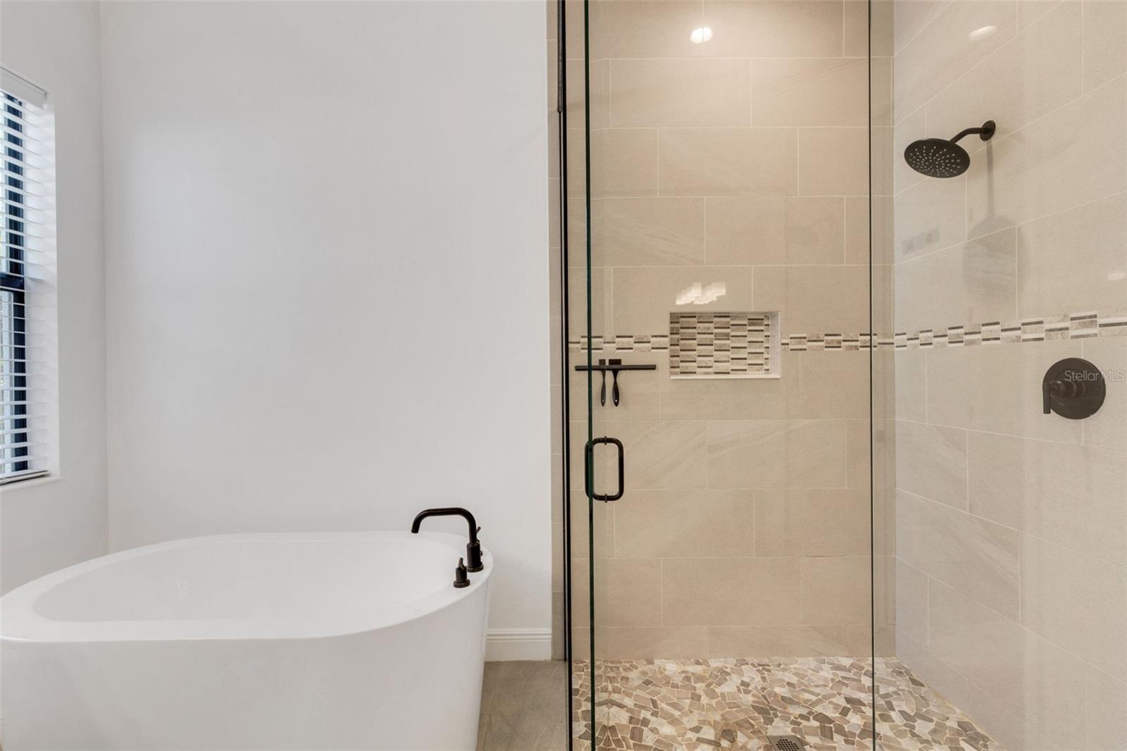 Image 21 of 62 For 204 Corelli Drive