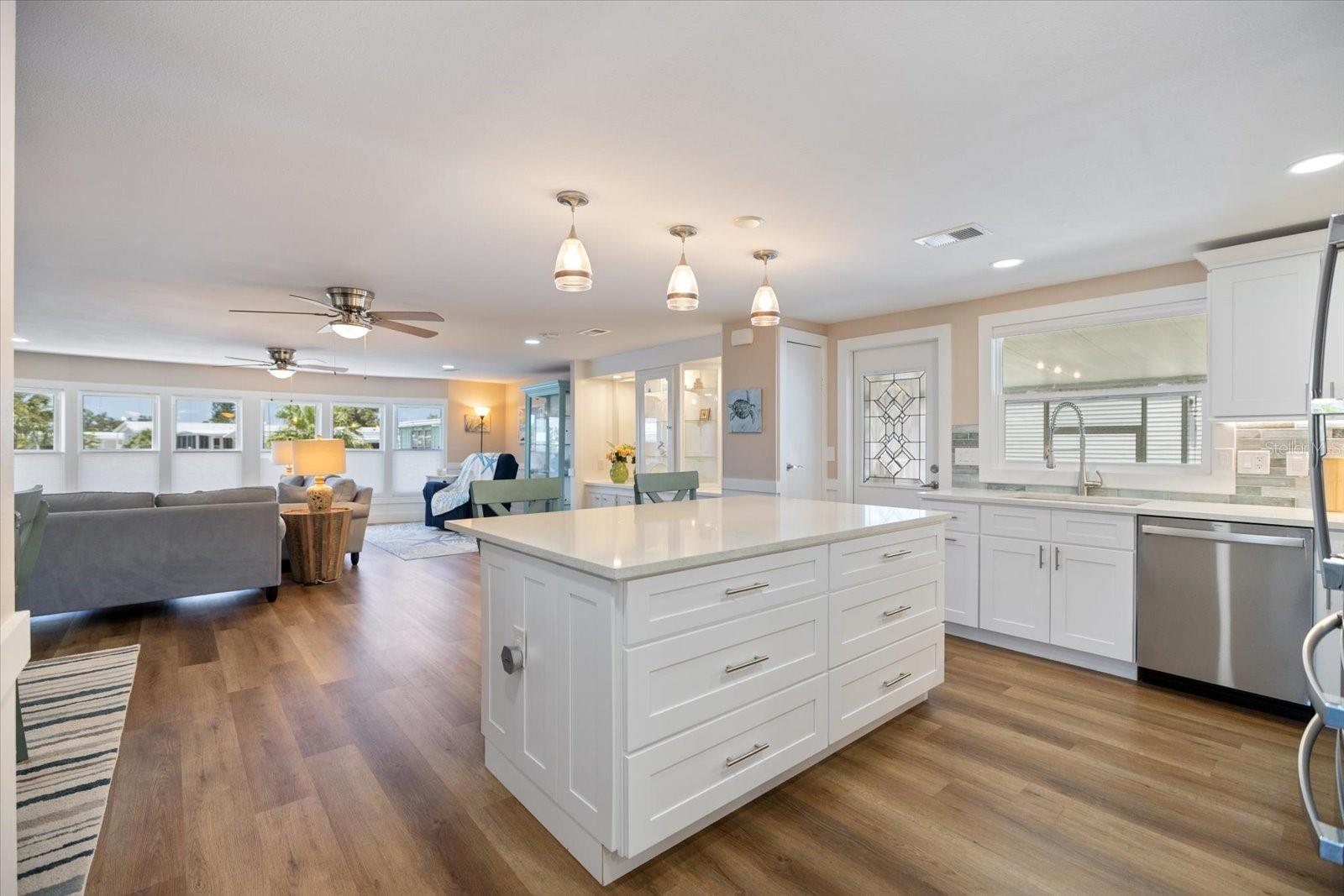 Image 10 of 77 For 842 Jolanda Circle