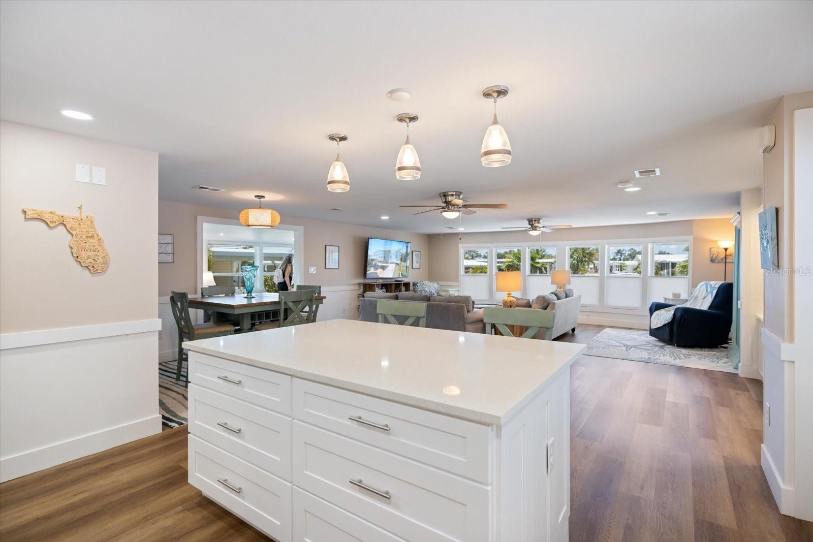 Image 11 of 77 For 842 Jolanda Circle