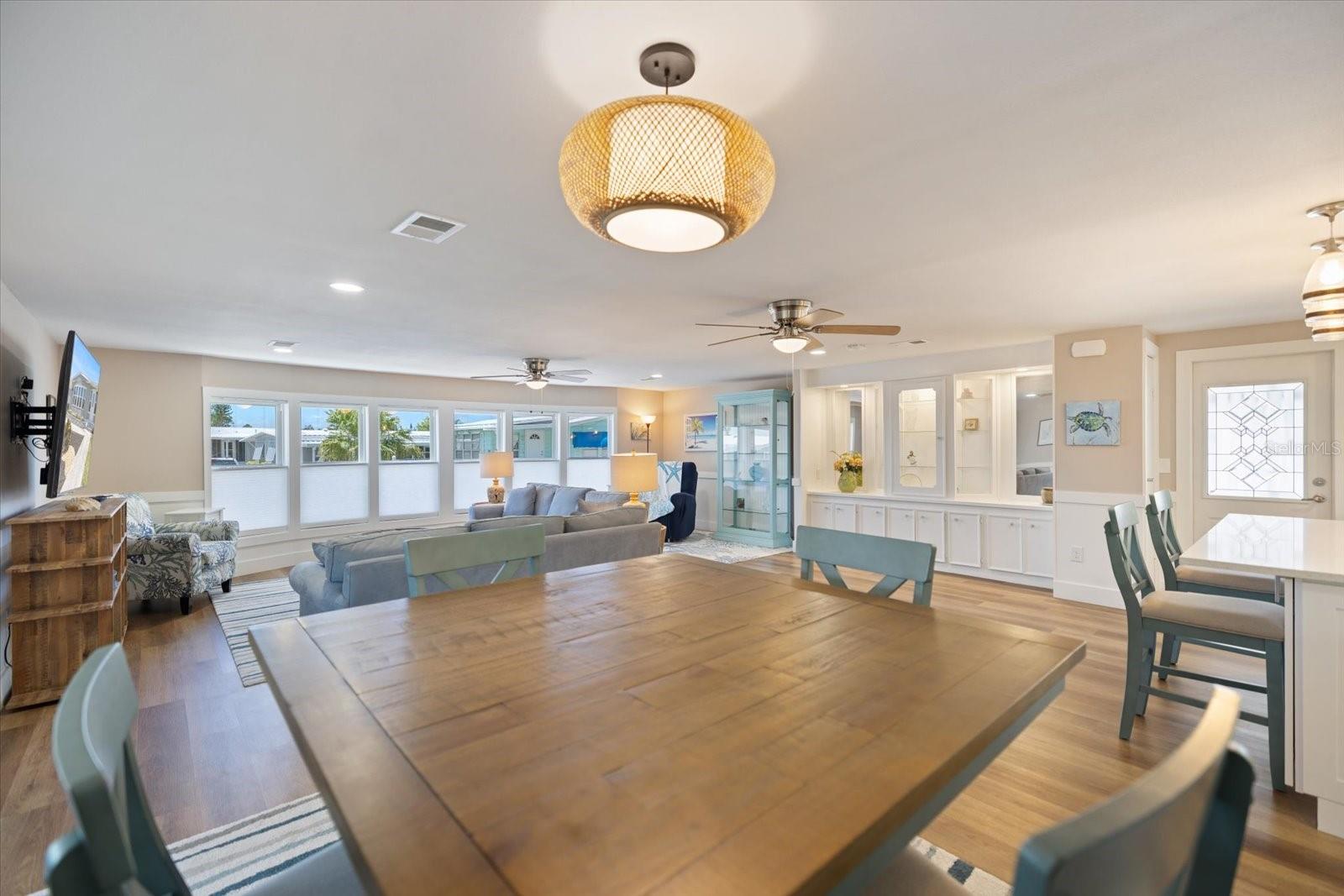 Image 15 of 77 For 842 Jolanda Circle