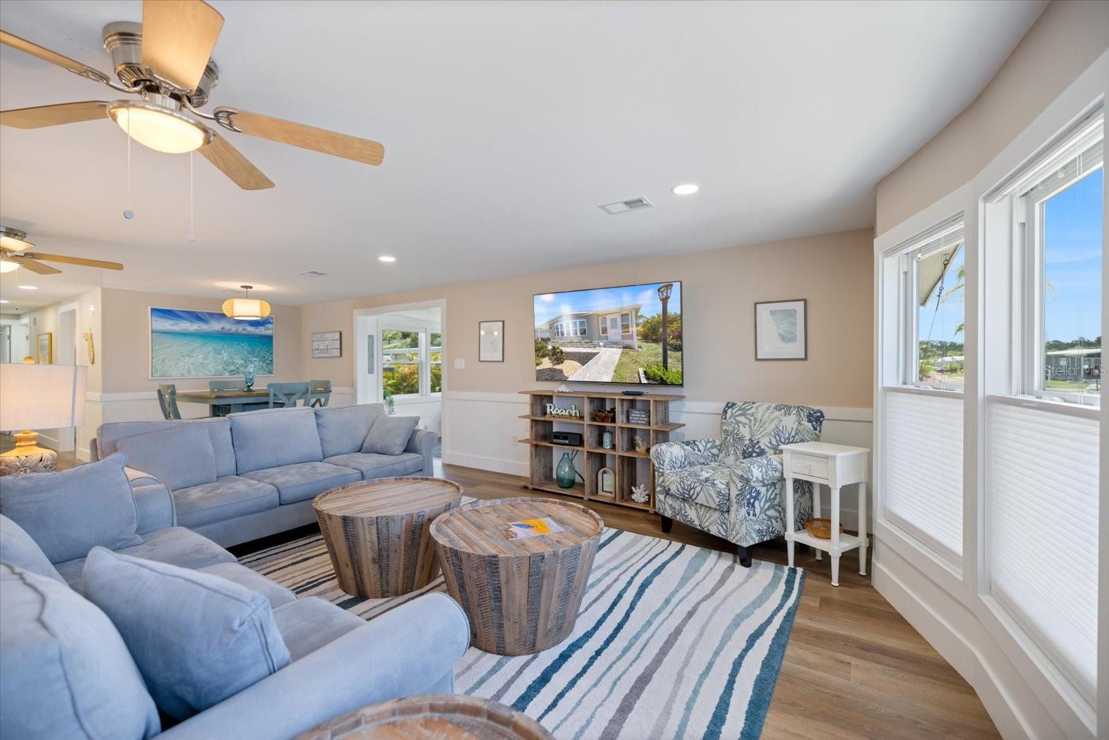 Image 17 of 77 For 842 Jolanda Circle