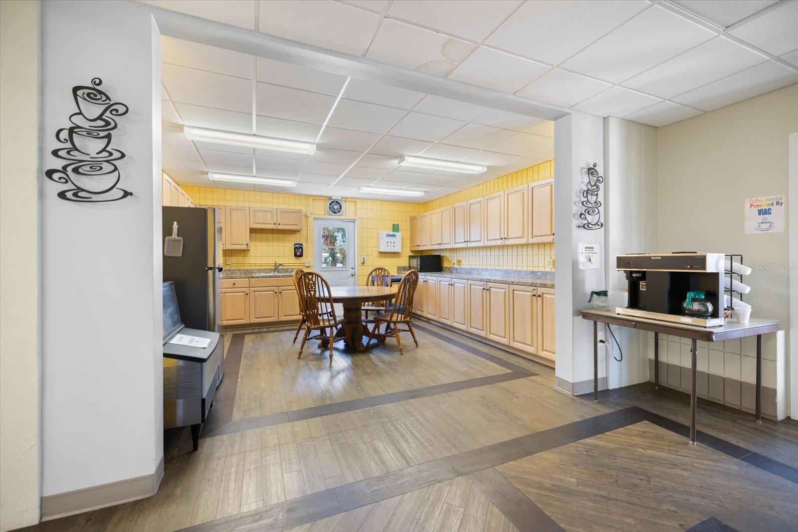 Image 60 of 77 For 842 Jolanda Circle