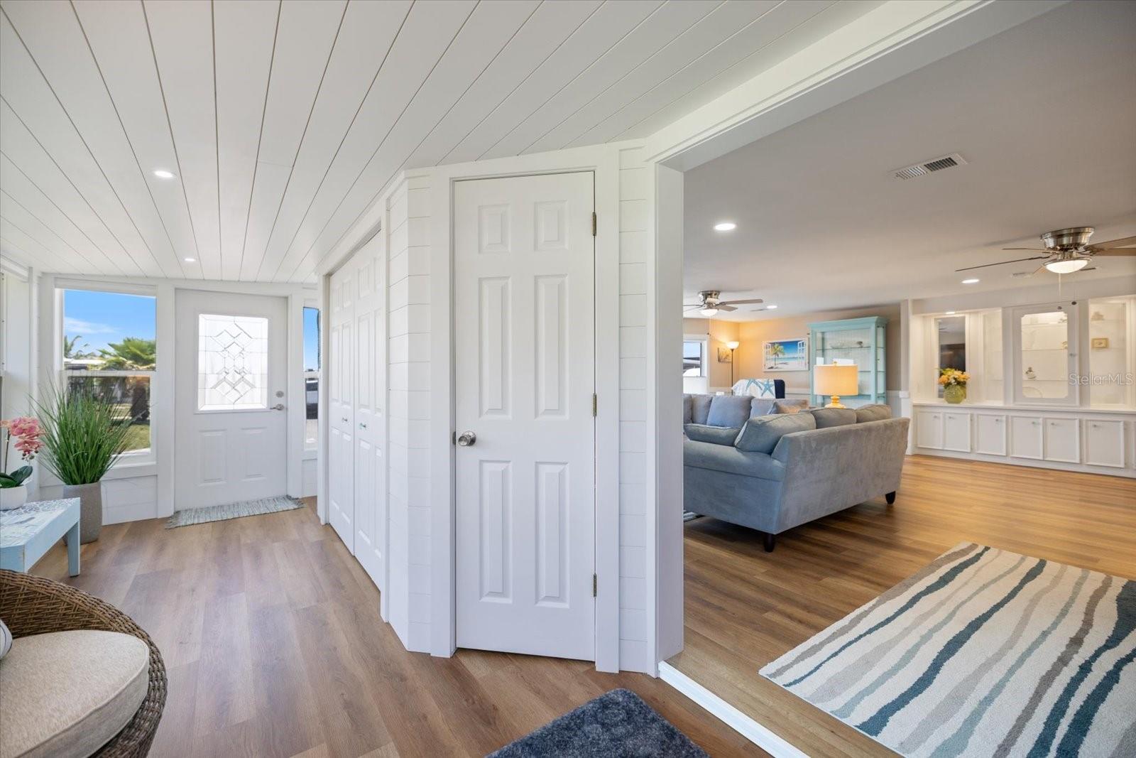 Image 7 of 77 For 842 Jolanda Circle