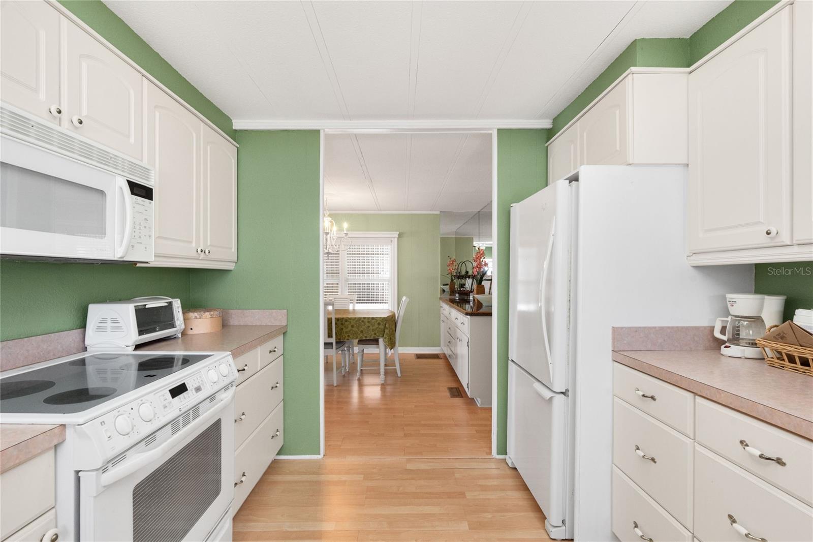 Image 14 of 44 For 307 White Oak Way