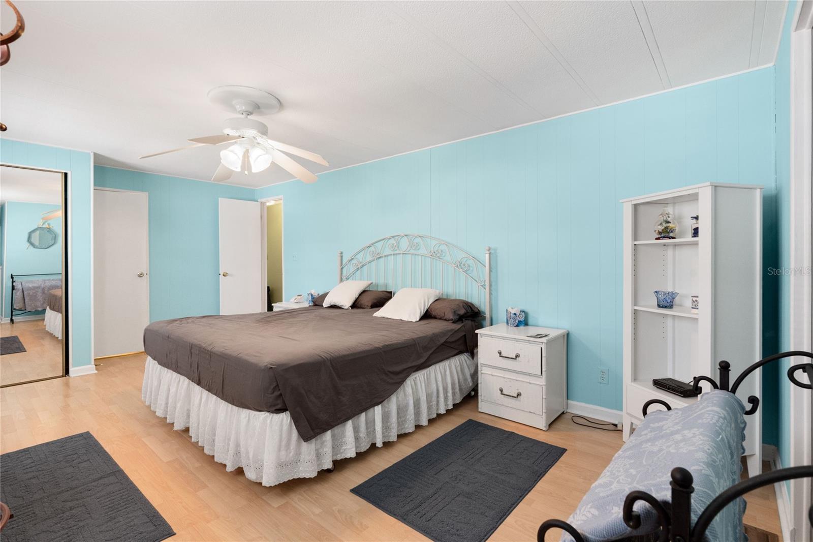 Image 20 of 44 For 307 White Oak Way