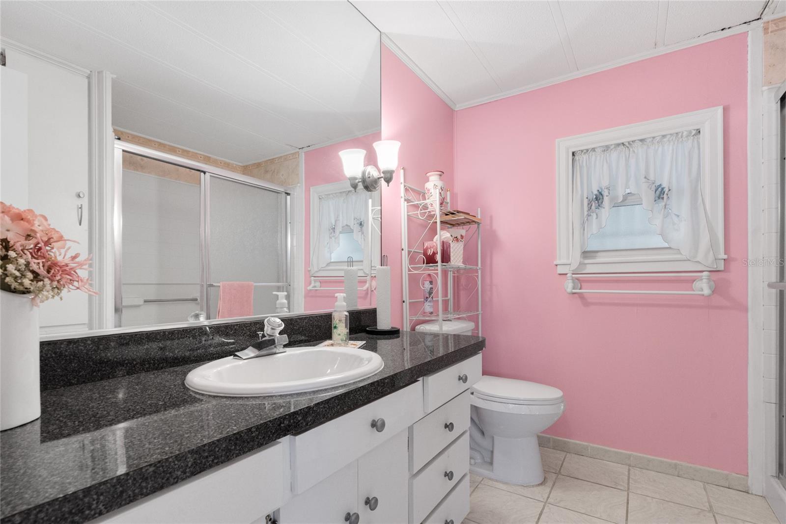 Image 22 of 44 For 307 White Oak Way
