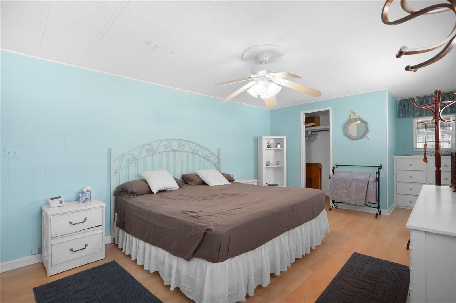 Image 4 of 44 For 307 White Oak Way