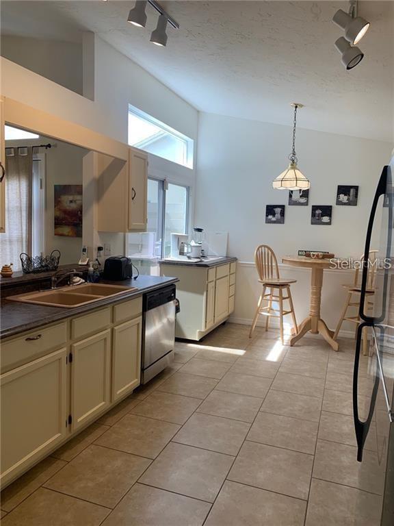 Image 6 of 13 For 4810 Raintree Street Circle E