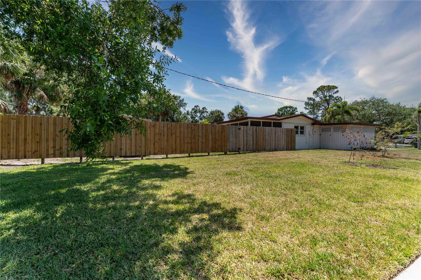 Image 33 of 48 For 138 Pearl Avenue