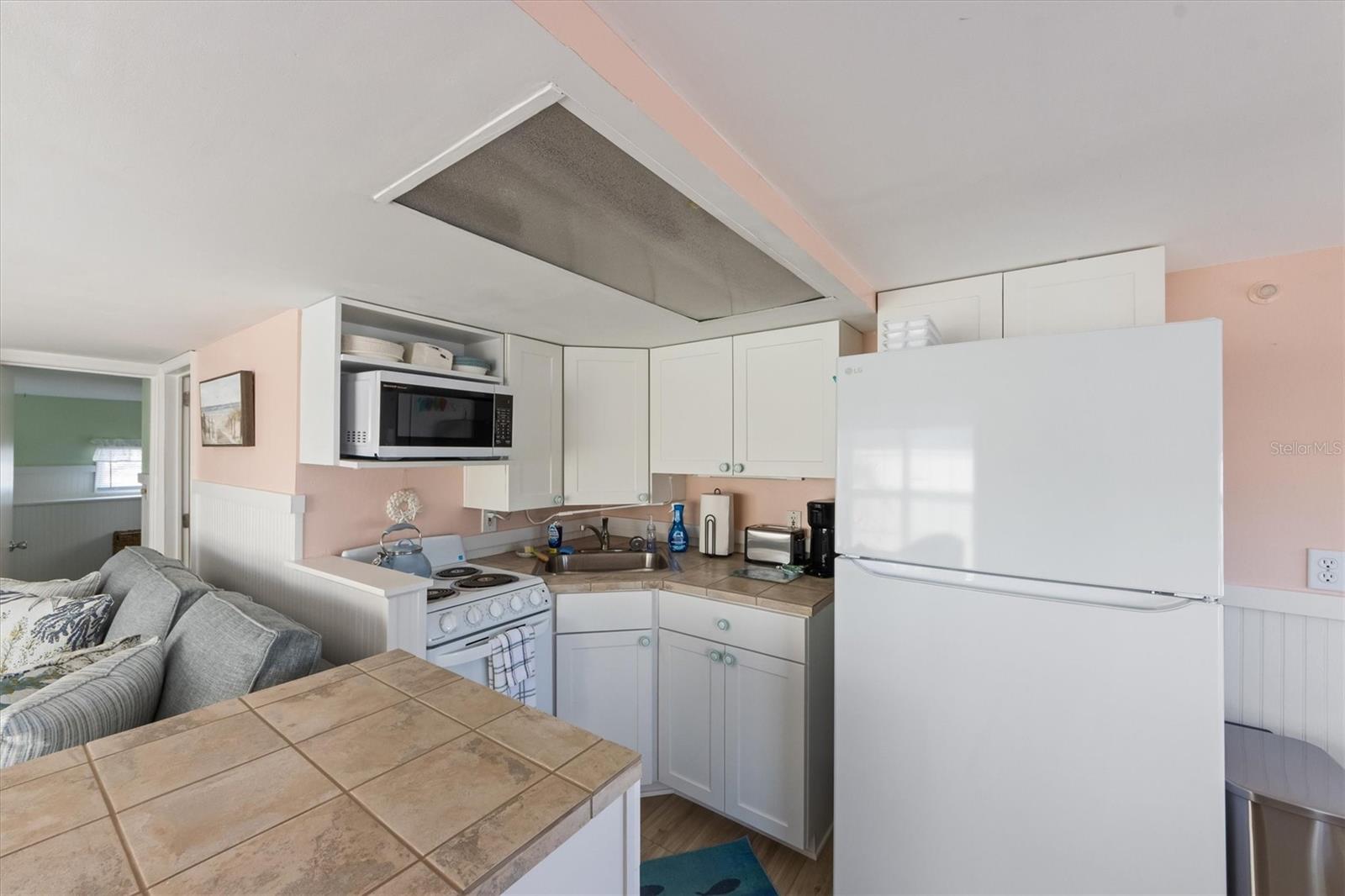 Image 6 of 21 For 2601 Gulf Drive N 733
