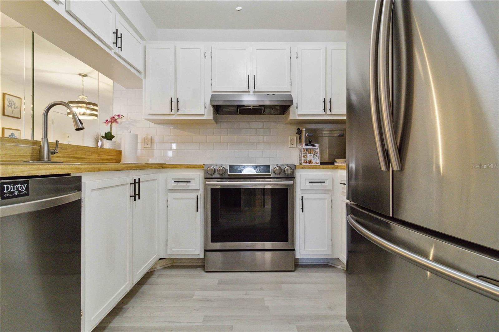 Image 12 of 29 For 3269 Beneva Road 103