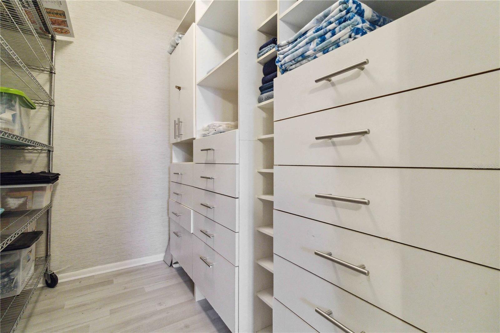 Image 15 of 29 For 3269 Beneva Road 103