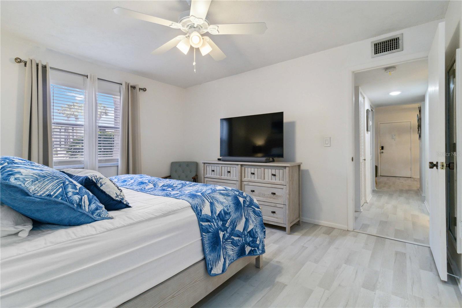 Image 16 of 29 For 3269 Beneva Road 103