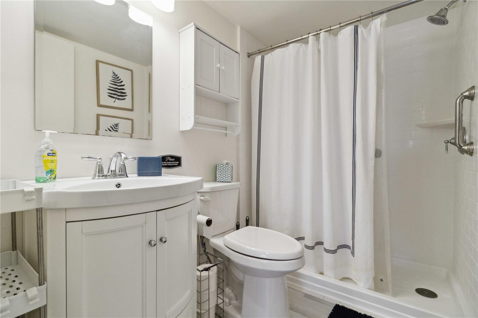 Image 17 of 29 For 3269 Beneva Road 103