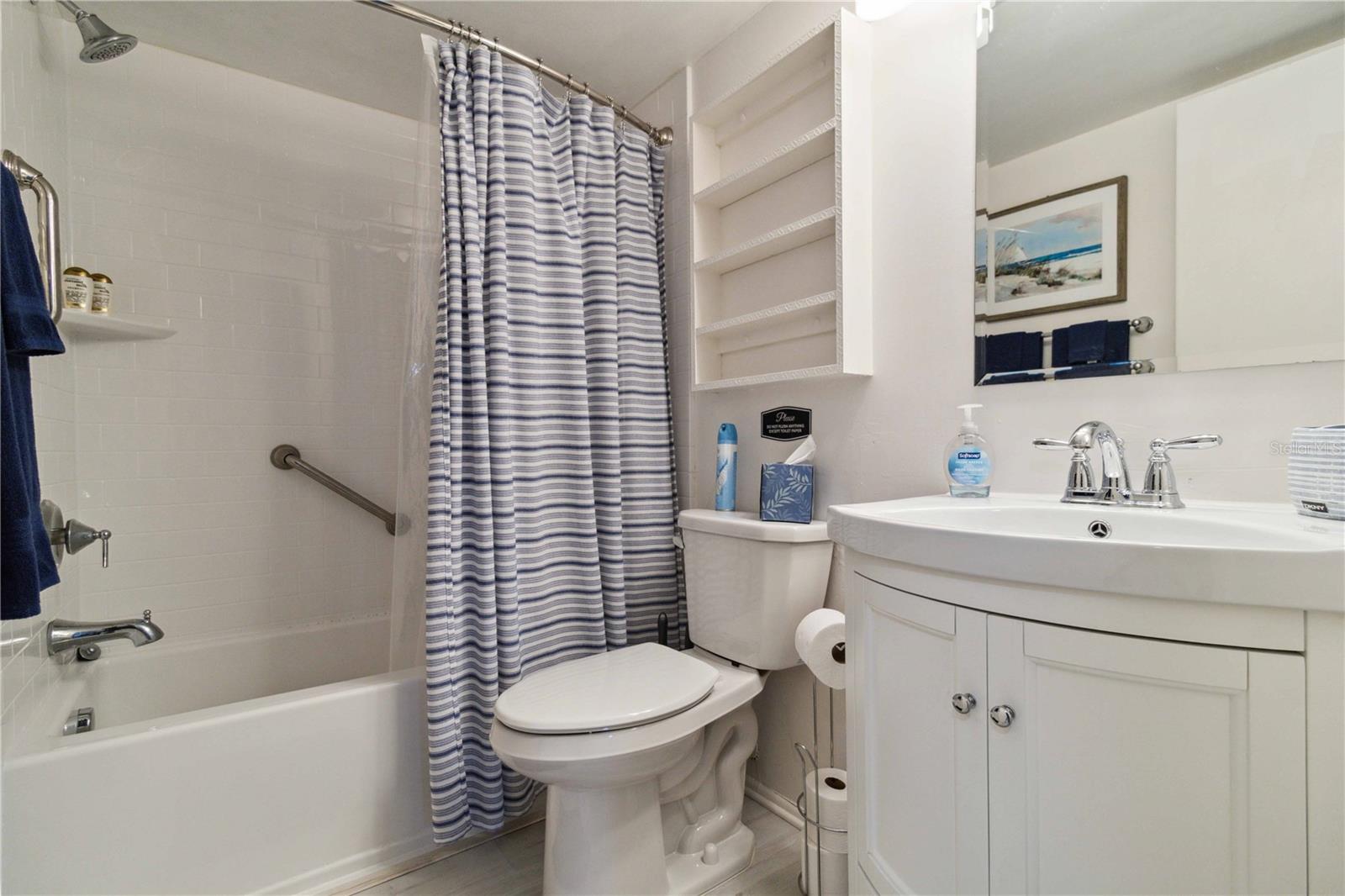 Image 20 of 29 For 3269 Beneva Road 103