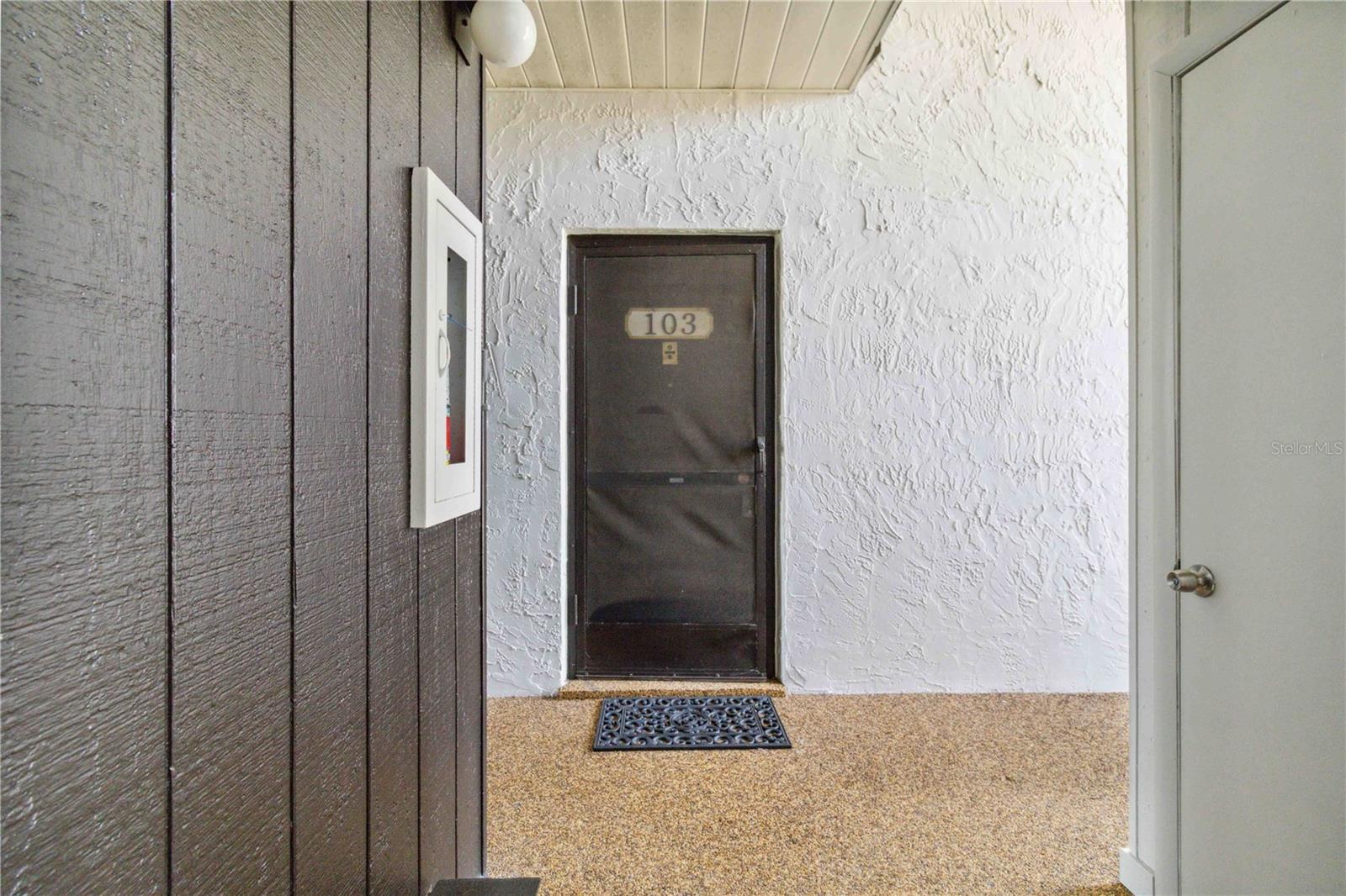 Image 4 of 29 For 3269 Beneva Road 103