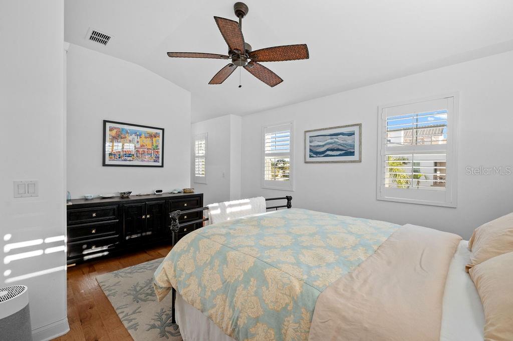 Image 19 of 61 For 704 Gladiolus Street