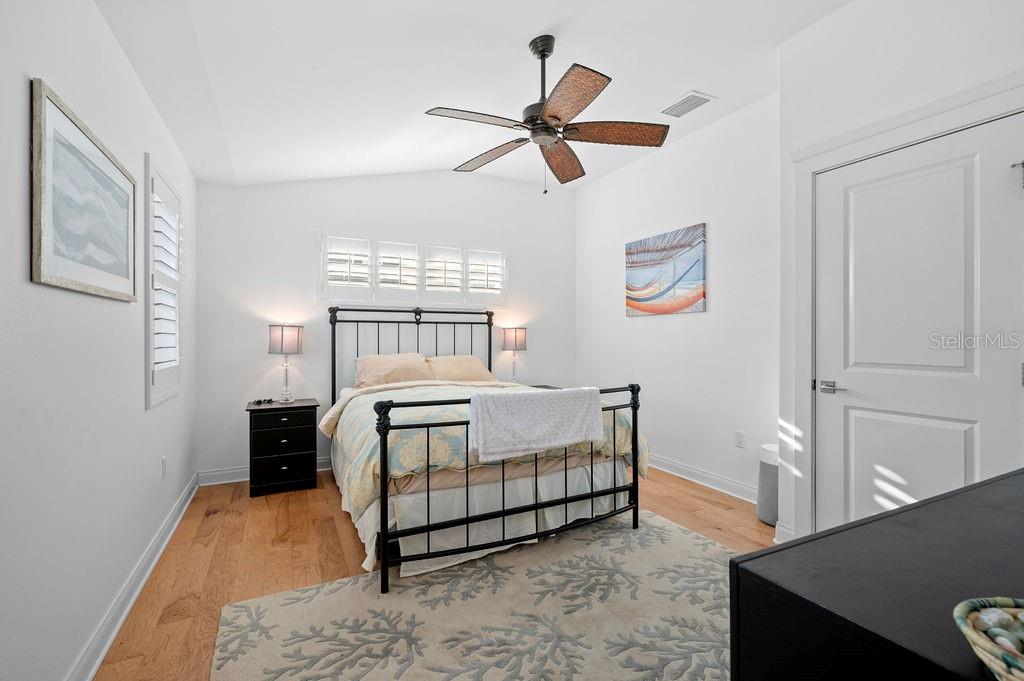 Image 20 of 61 For 704 Gladiolus Street