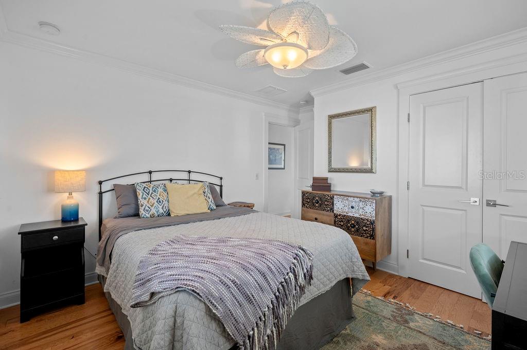 Image 36 of 61 For 704 Gladiolus Street