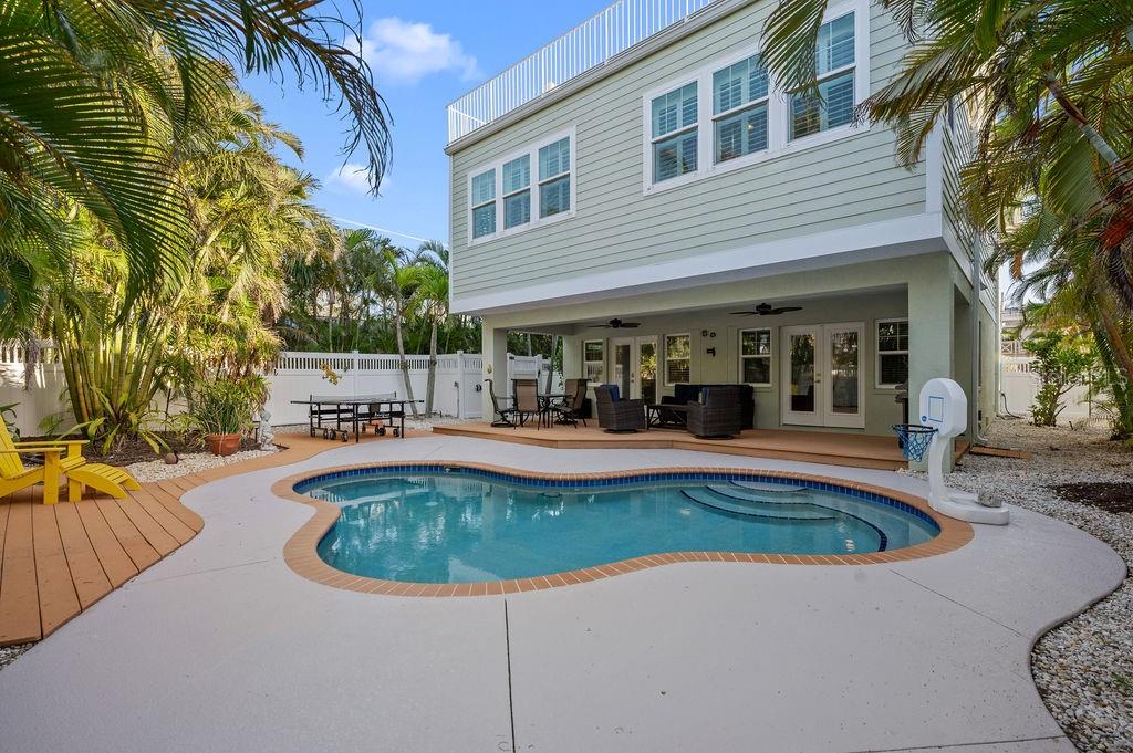 Image 45 of 61 For 704 Gladiolus Street