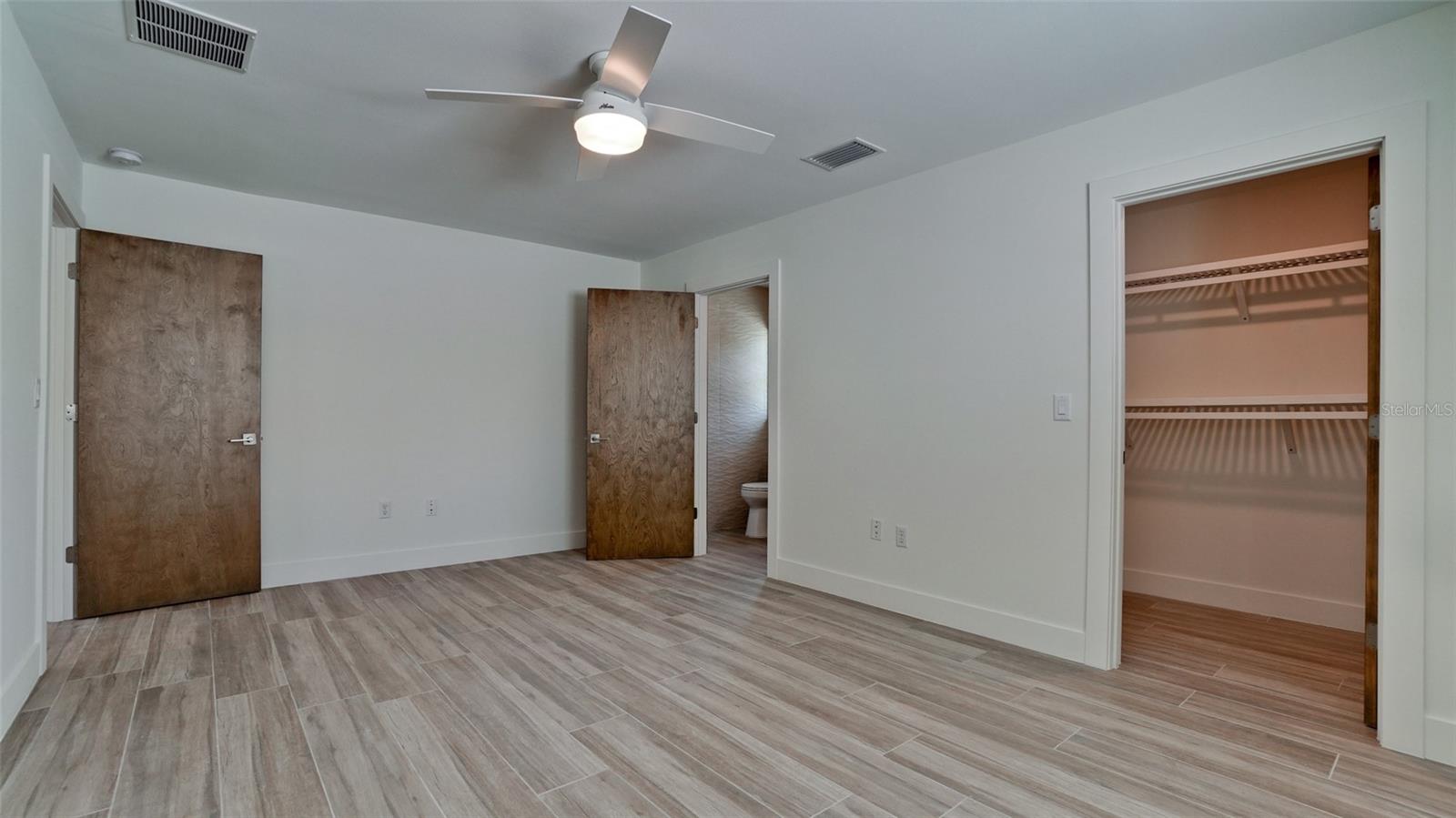 Image 15 of 55 For 791 Saint Judes Dr N