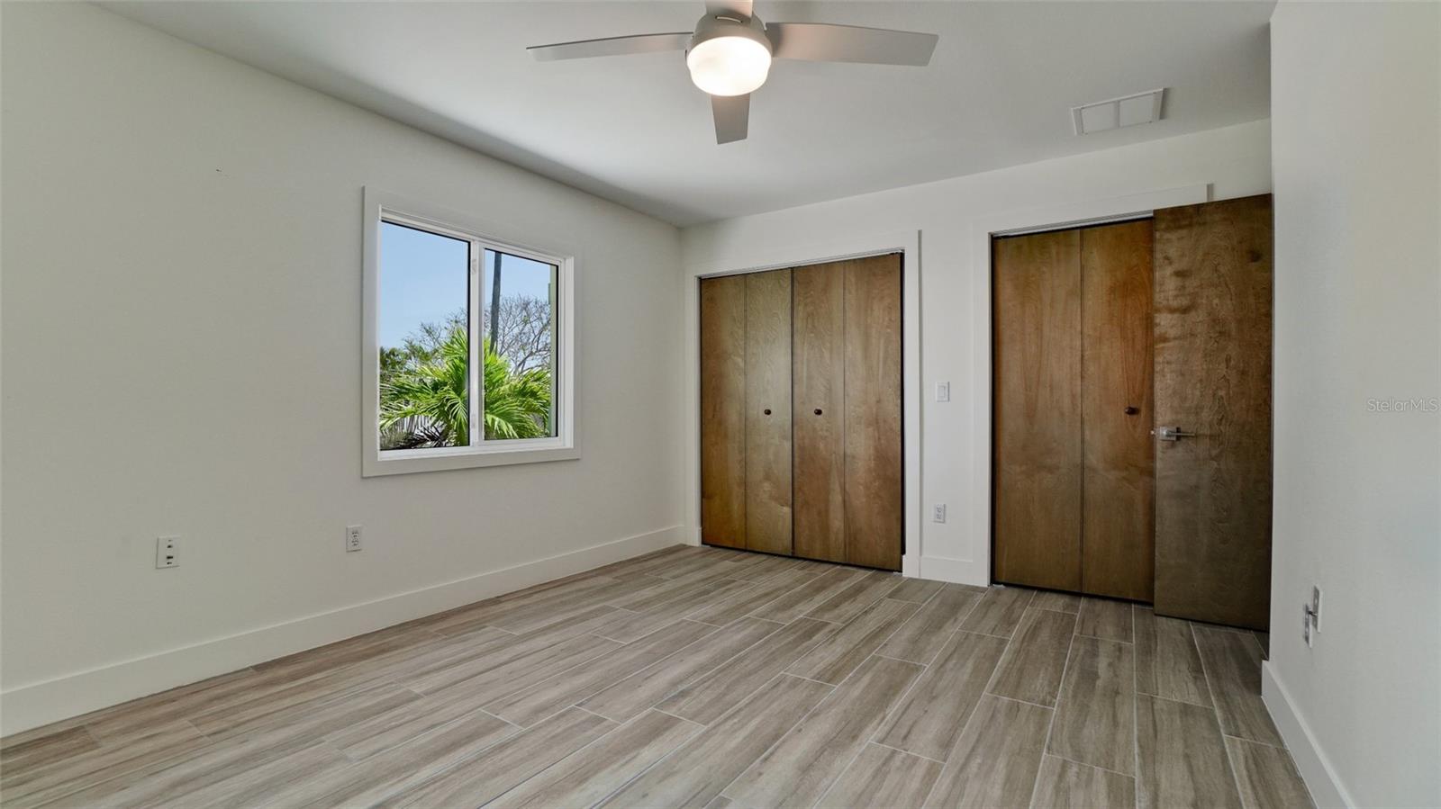 Image 20 of 55 For 791 Saint Judes Dr N