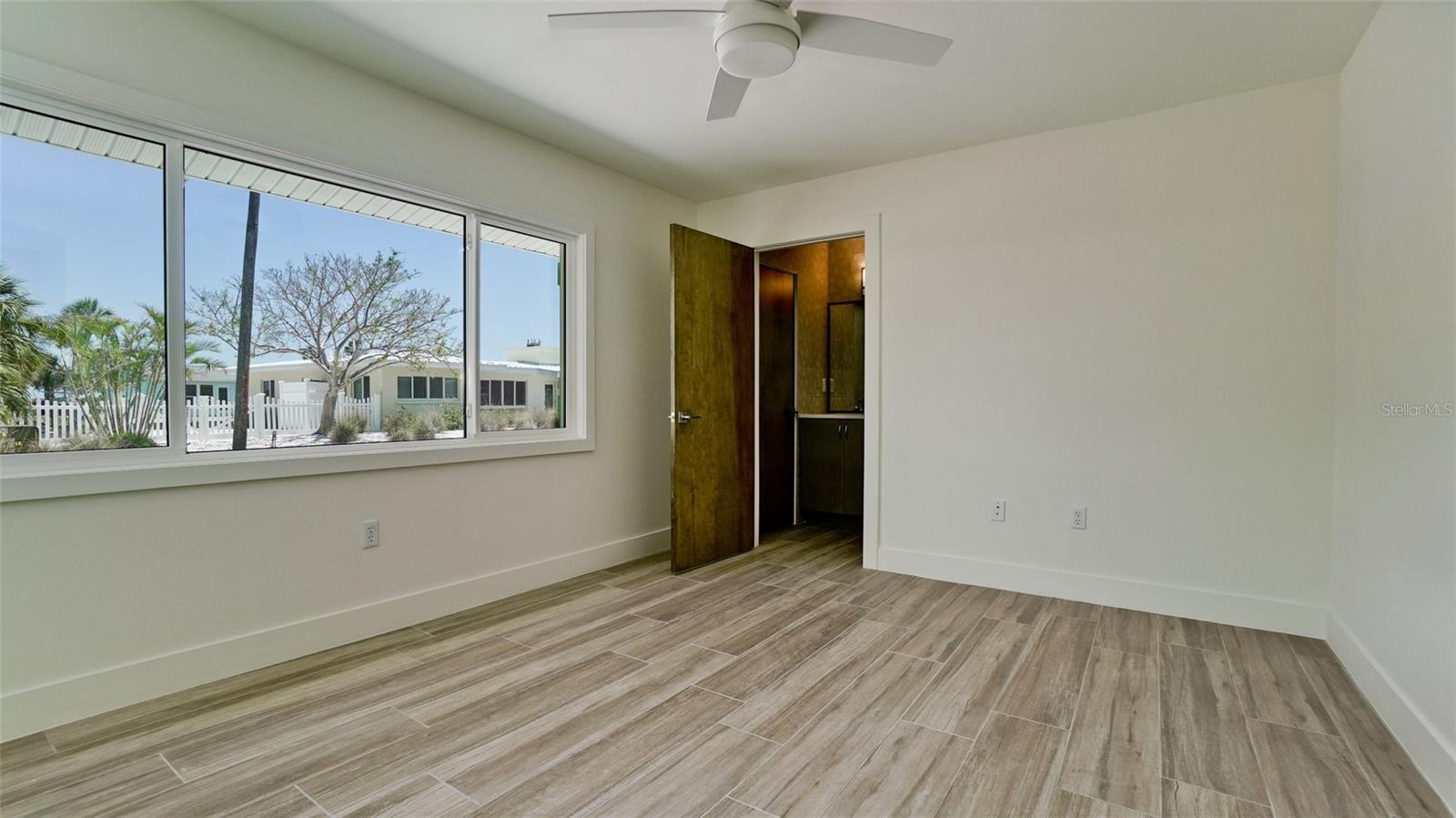 Image 24 of 55 For 791 Saint Judes Dr N