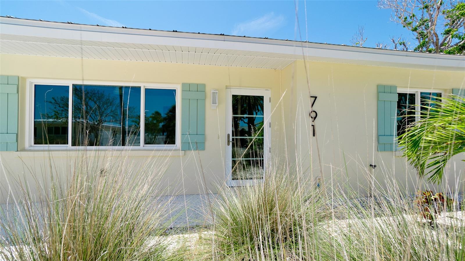 Image 4 of 55 For 791 Saint Judes Dr N