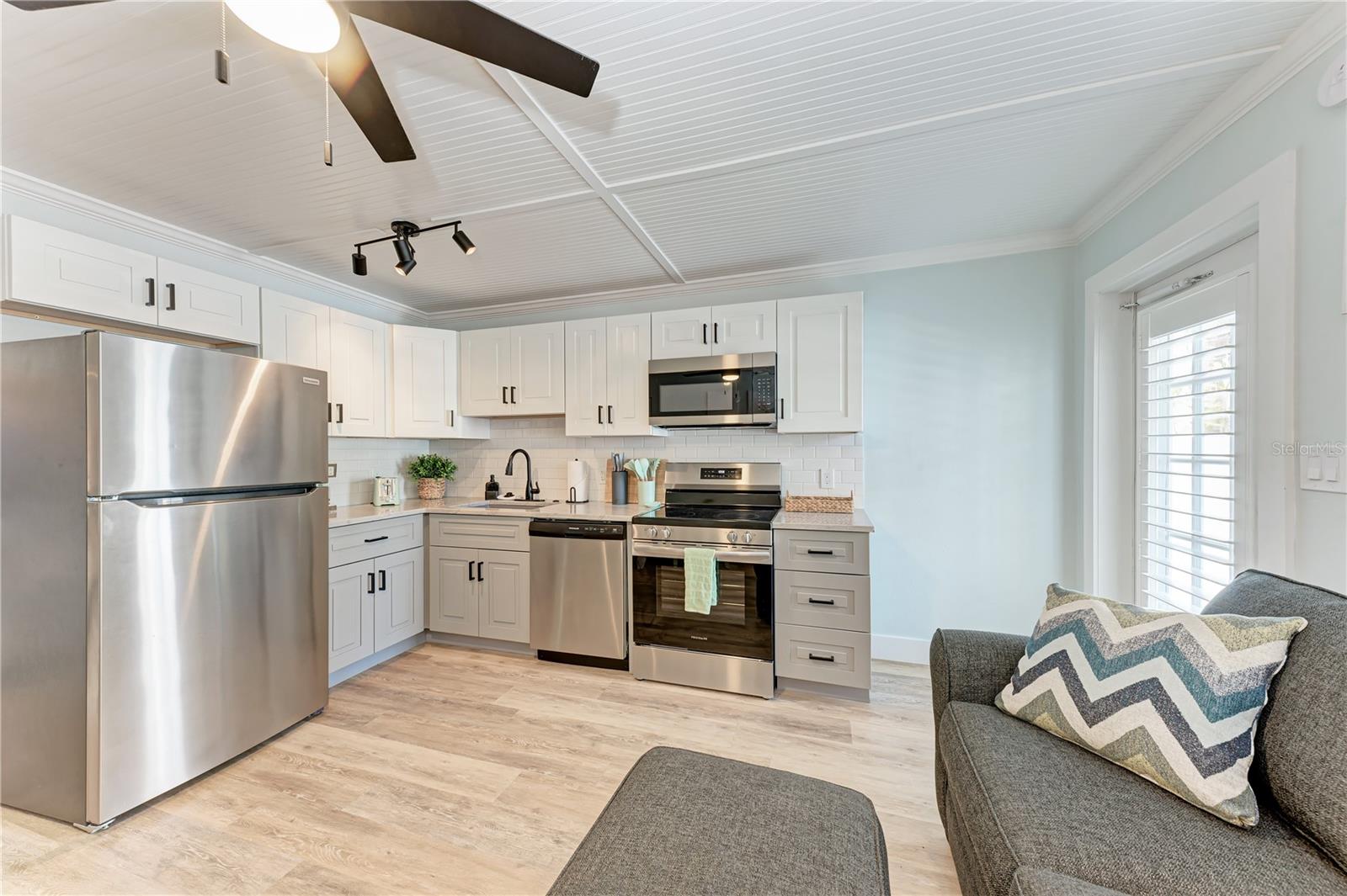 Image 3 of 26 For 301 Highland Avenue 3