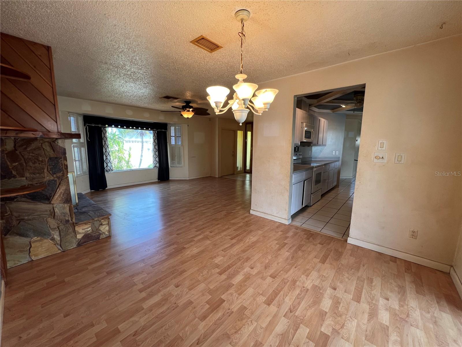 Image 3 of 15 For 1503 23rd Terrace