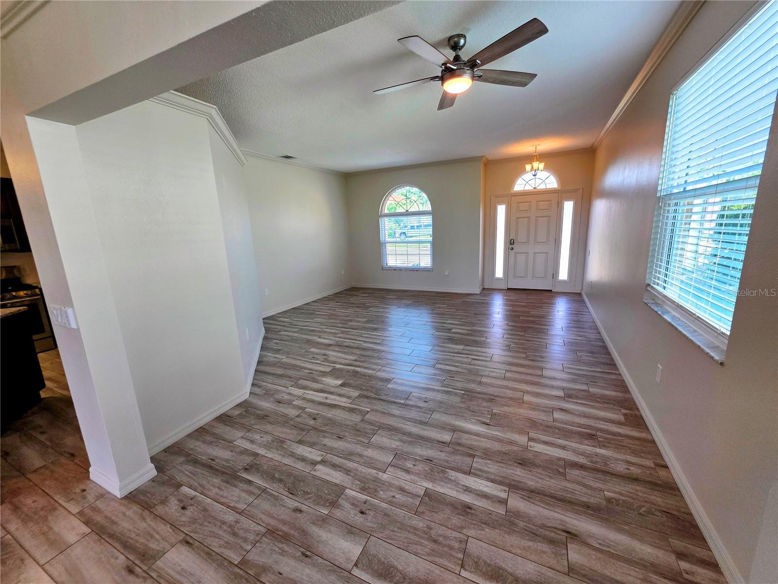 Image 10 of 47 For 834 Springwood Circle