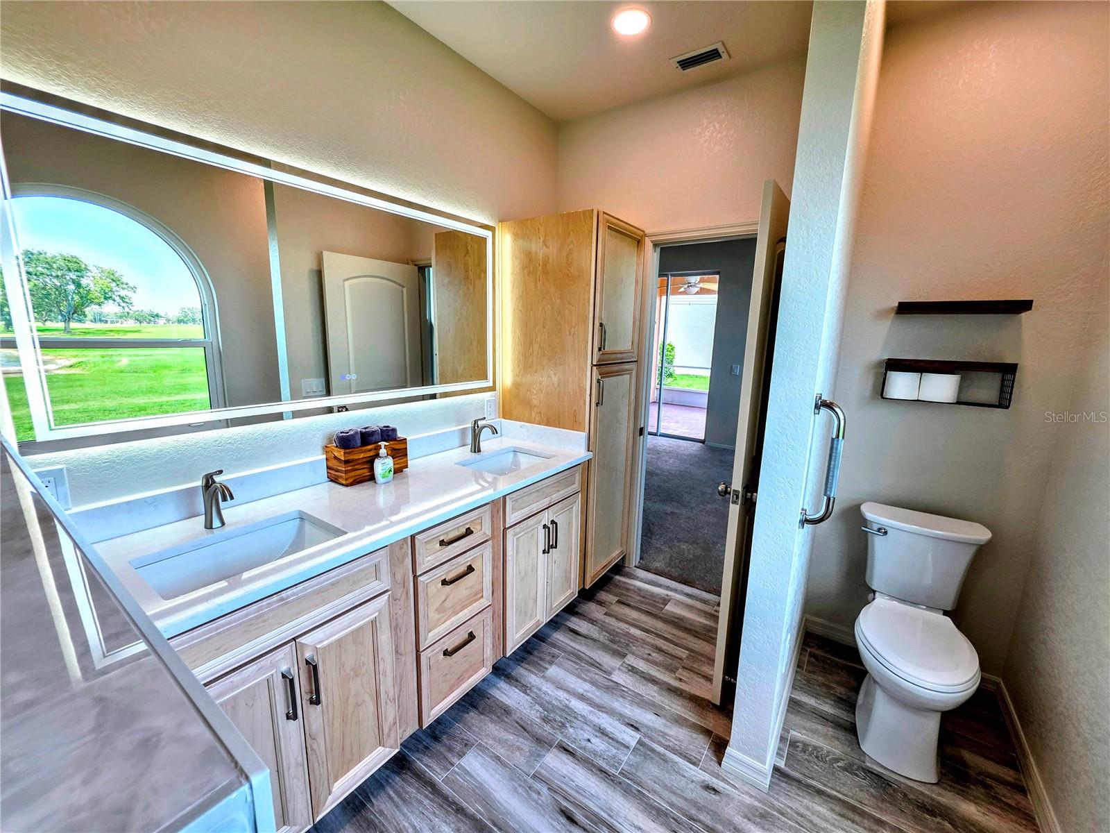 Image 15 of 47 For 834 Springwood Circle